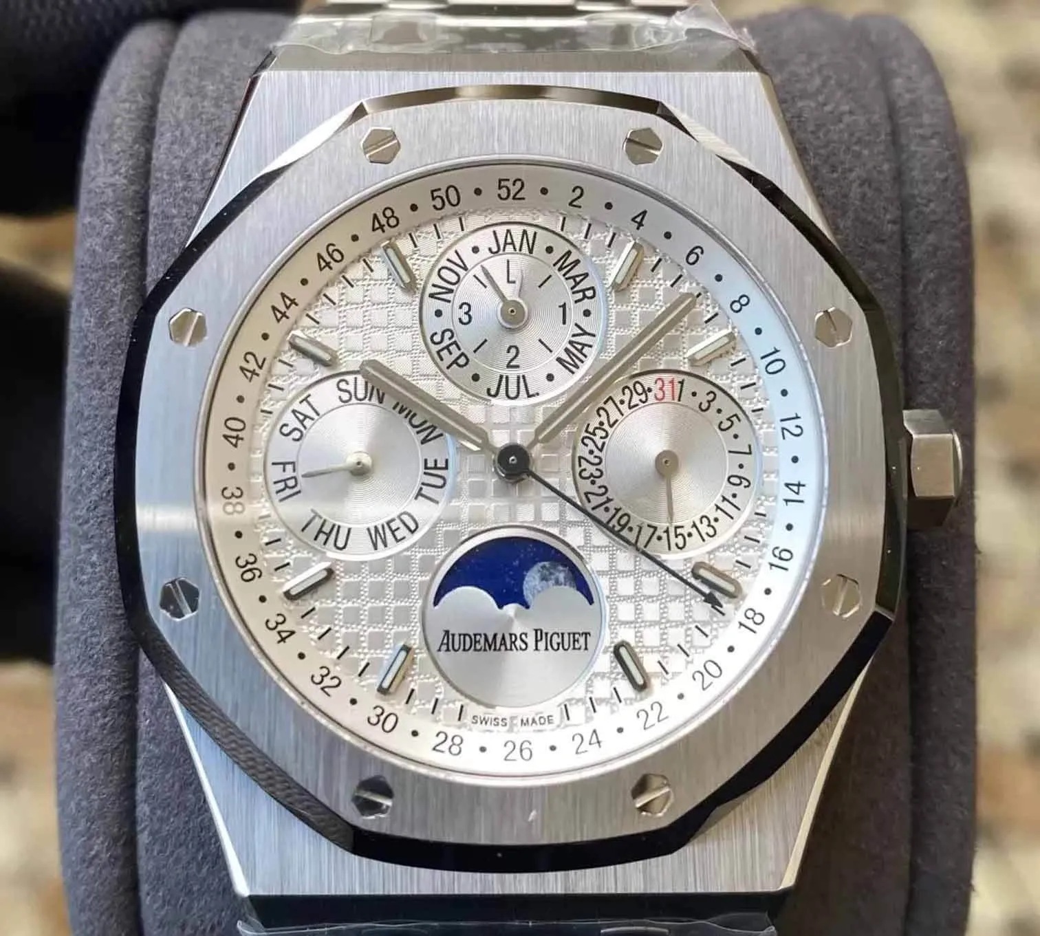 Audemars Piguet Royal Oak 26574ST.OO.1220ST.001 APS Factory 1:1 Best Edition Replica Watch Silver Strap